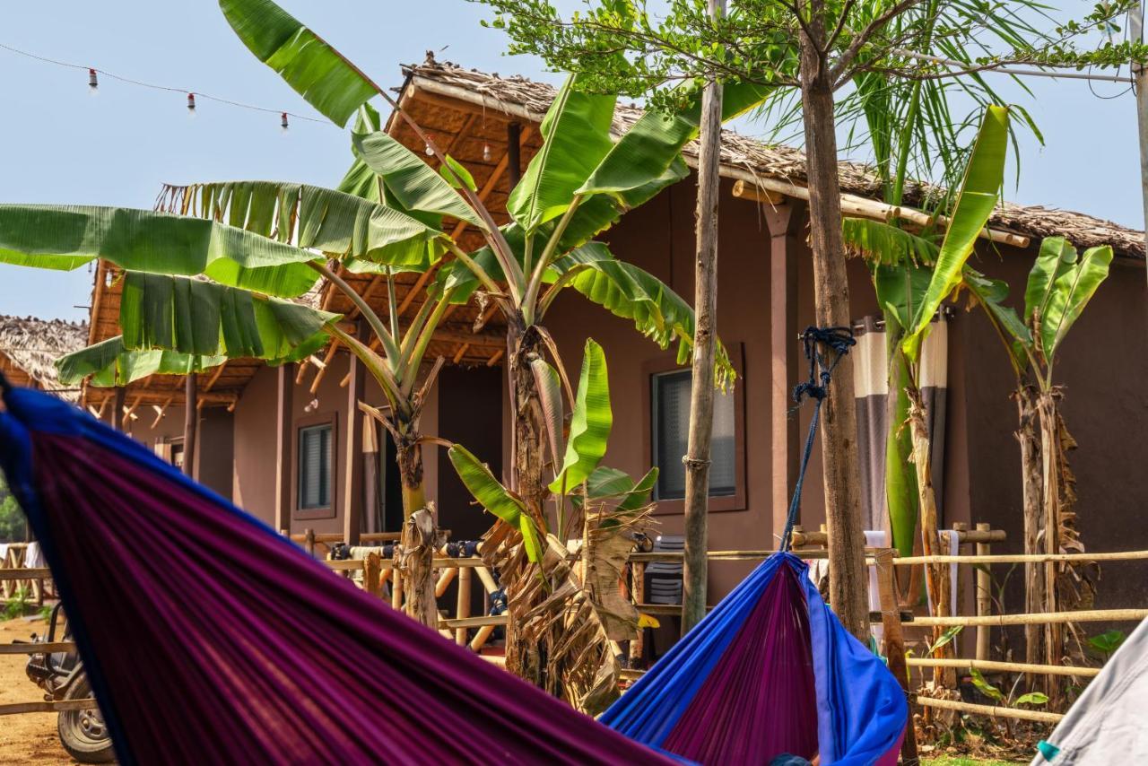 Hotel Hippie Land Hampi Exterior foto