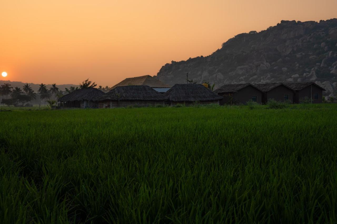 Hotel Hippie Land Hampi Exterior foto